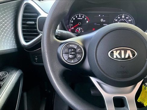 Used 2020 Kia Soul LX FWD image 24