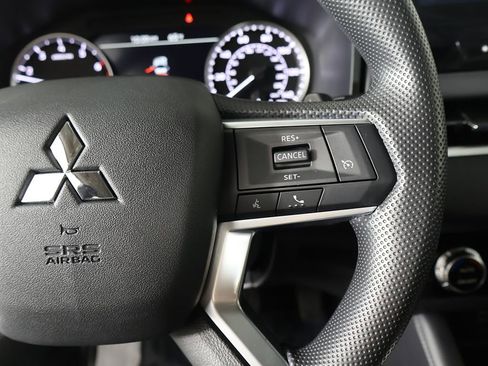 New 2026 Mitsubishi Outlander ES FWD image 38