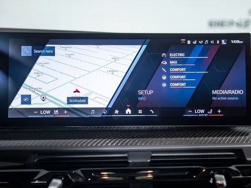 Used 2024 BMW XM AWD/4WD image 31