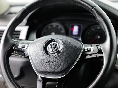 Used 2019 Volkswagen Atlas SE image 25