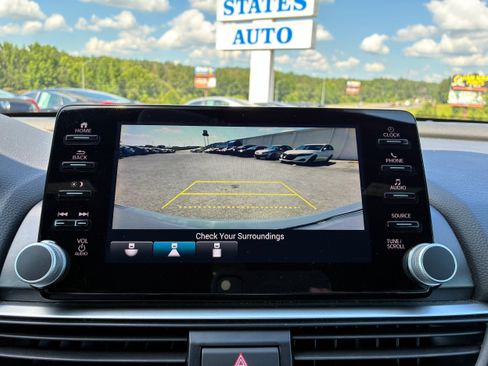 Used 2021 Honda Accord Sport image 18