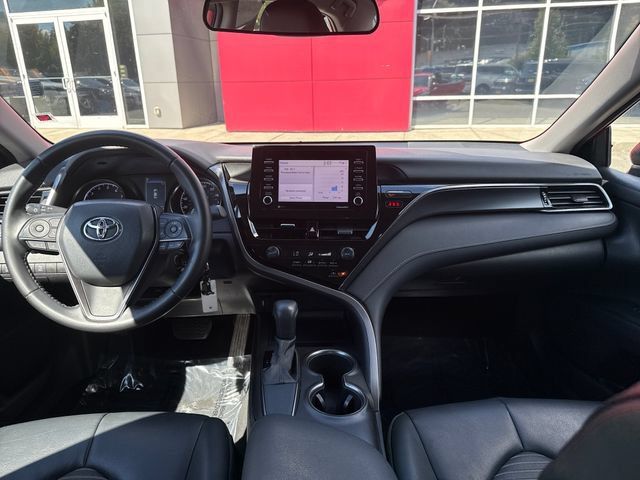 Used 2021 Toyota Camry SE FWD image 11