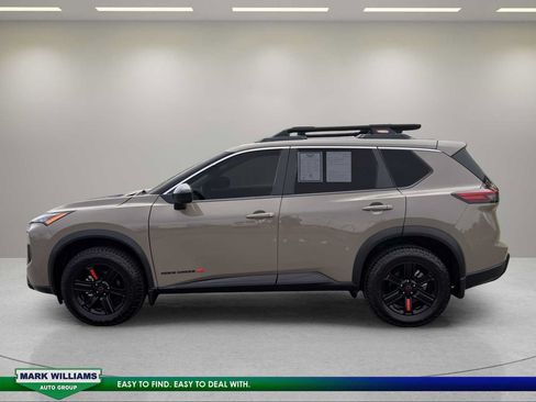 Used 2025 Nissan Rogue SV AWD/4WD image 5