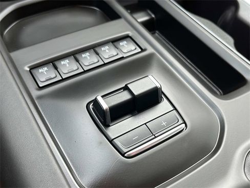 Used 2025 GMC Sierra 3500 Denali Ultimate image 26