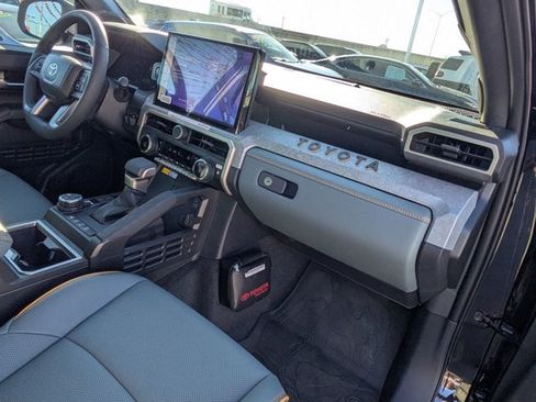 Used 2025 Toyota Tacoma Trailhunter image 6