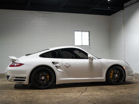Used 2013 Porsche 911 Turbo S image 11