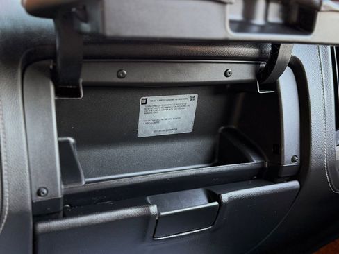 Used 2018 Chevrolet Silverado 1500 High Country image 23