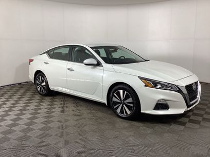 Used 2021 Nissan Altima 2.5 SV