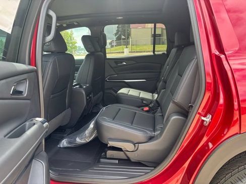 New 2026 Chevrolet Traverse LT w/ Sun and Wheel Package FWD image 12
