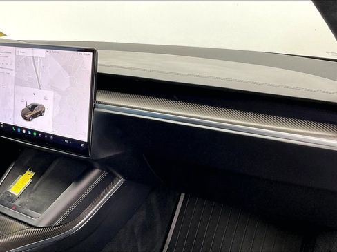Used 2022 Tesla Model S Plaid image 15