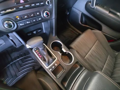 Used 2021 Kia Sportage LX AWD/4WD image 18