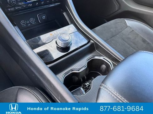 Used 2024 Jeep Grand Cherokee L Laredo image 18