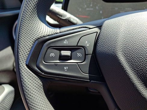 New 2026 Chevrolet Trax LS w/ LS Convenience Package FWD image 15