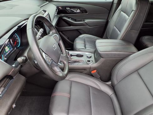 Used 2023 Chevrolet Traverse RS image 16