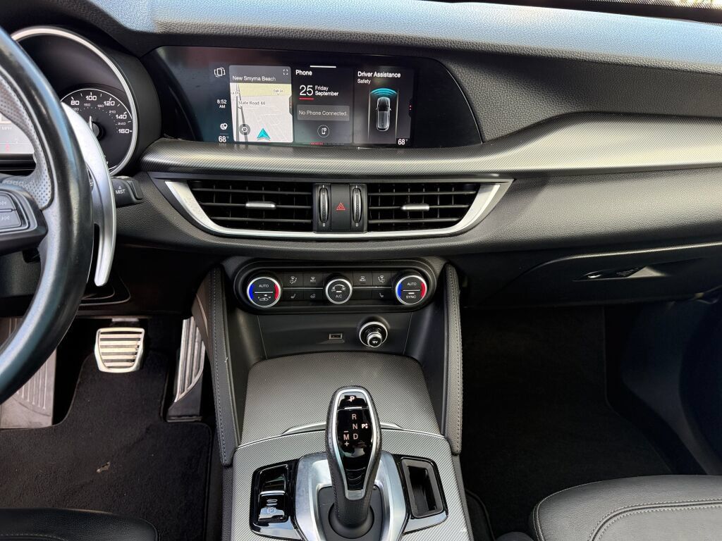 Used 2023 Alfa Romeo Stelvio Veloce AWD/4WD image 23