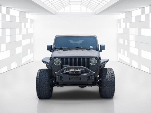 Used 2018 Jeep Wrangler Unlimited Sahara AWD/4WD image 2