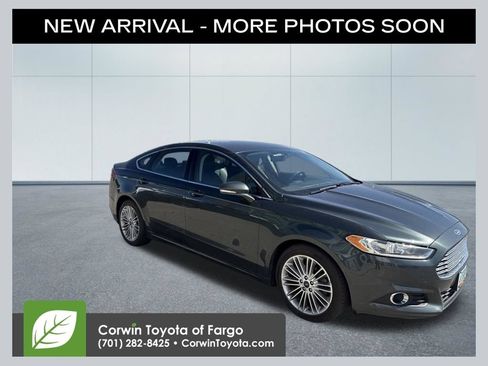 Used 2016 Ford Fusion SE w/ Equipment Group 202A FWD image 1