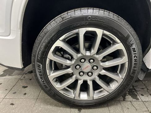 Certified 2023 GMC Acadia Denali w/ Denali Ultimate Package image 34