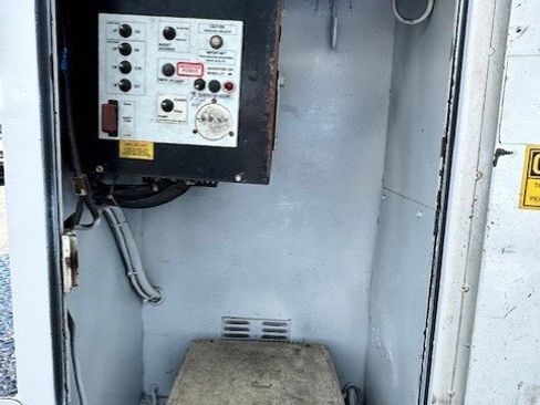 Used 2000 Ford F550 image 12