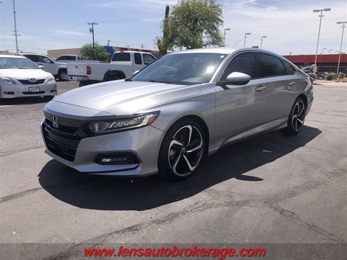 Used 2018 Honda Accord Sport image 4