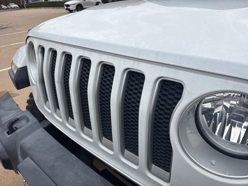 Used 2020 Jeep Wrangler Unlimited Sahara image 10