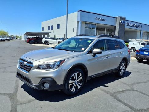 Used 2018 Subaru Outback 3.6R Limited AWD/4WD image 8