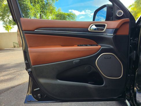 Used 2015 Jeep Grand Cherokee Summit w/ Platinum Series Group image 11