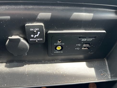 Used 2018 Nissan Pathfinder SL w/ Midnight Edition Package AWD/4WD image 30