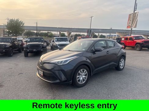 Used 2021 Toyota C-HR LE FWD image 3
