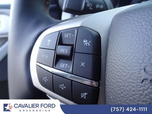 Used 2026 Ford Explorer Active w/ Active Comfort Package AWD/4WD image 19