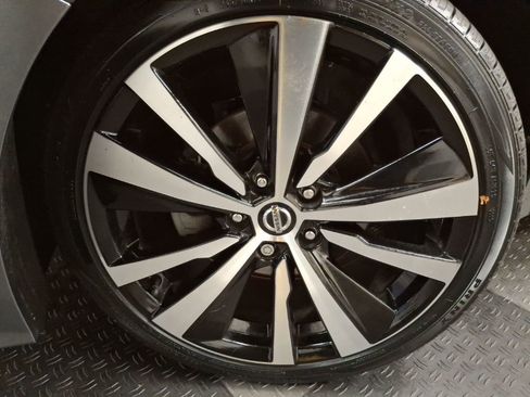 Used 2020 Nissan Altima 2.5 Platinum image 4