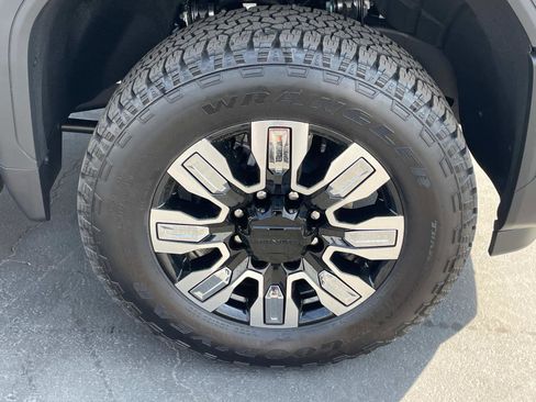 New 2025 GMC Sierra 2500 Denali w/ Denali Reserve Package image 30