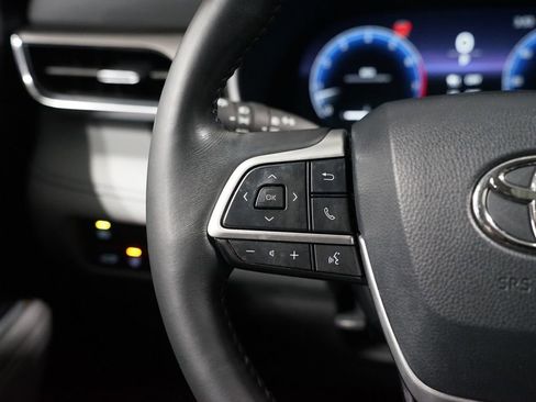 Used 2023 Toyota Highlander Limited image 14