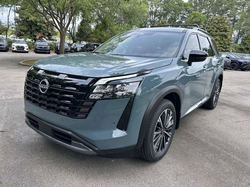 New 2026 Nissan Pathfinder Platinum w/ Cargo Package AWD/4WD image 3