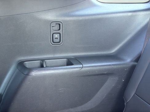 Used 2023 Chevrolet Traverse LT w/ Rear Camera Mirror Package AWD/4WD image 41