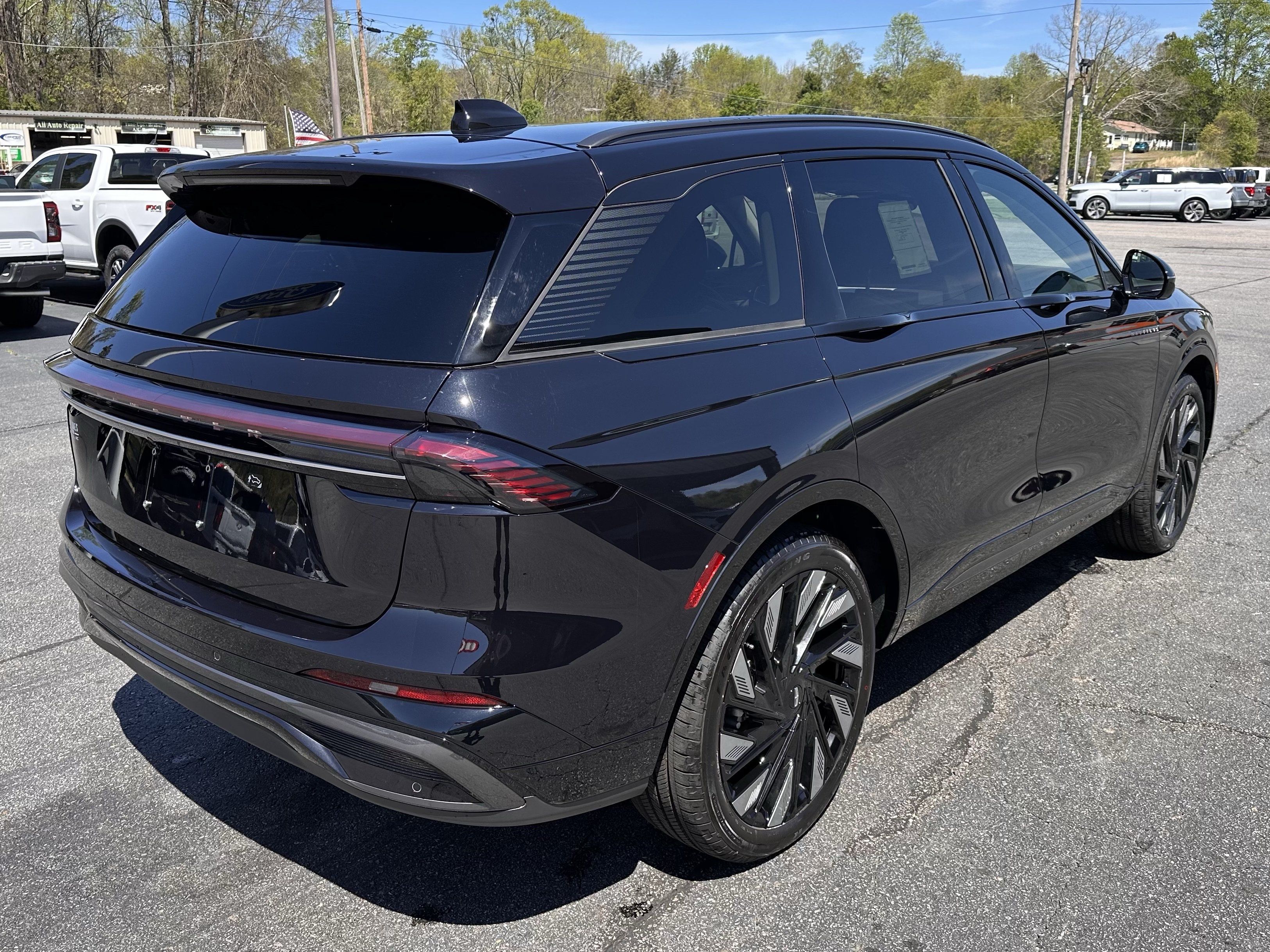 Used 2026 Lincoln Nautilus Reserve AWD/4WD image 10