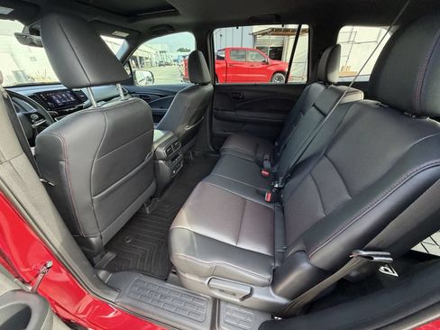 Used 2024 Honda Passport Black Edition image 12
