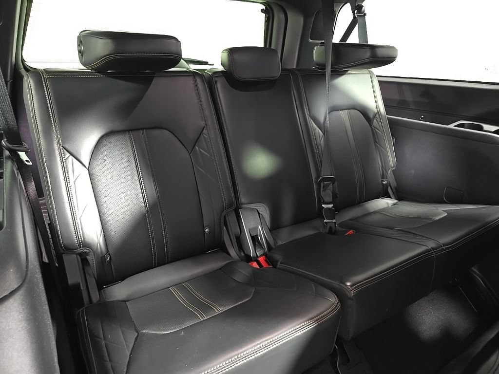 Used 2024 Ford Expedition Max Platinum AWD/4WD image 36