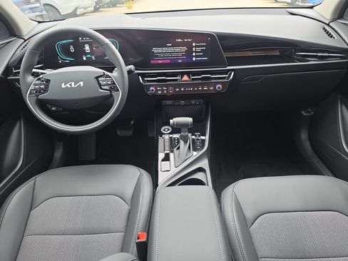 New 2026 Kia Niro EX FWD image 12