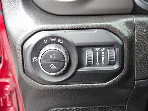 Used 2022 Jeep Gladiator Sport image 21