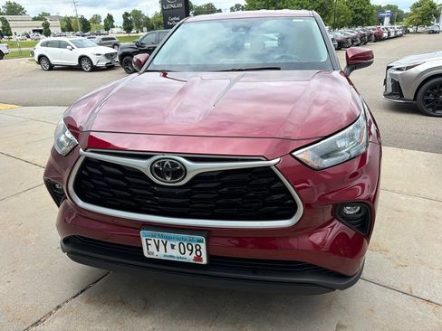 Used 2020 Toyota Highlander LE AWD/4WD image 8