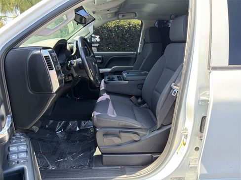 Used 2019 Chevrolet Silverado 2500 LT AWD/4WD image 12