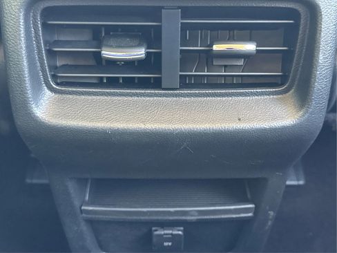 Used 2020 Ford Edge SEL image 35