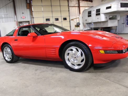 Used 1993 Chevrolet Corvette Coupe RWD image 8