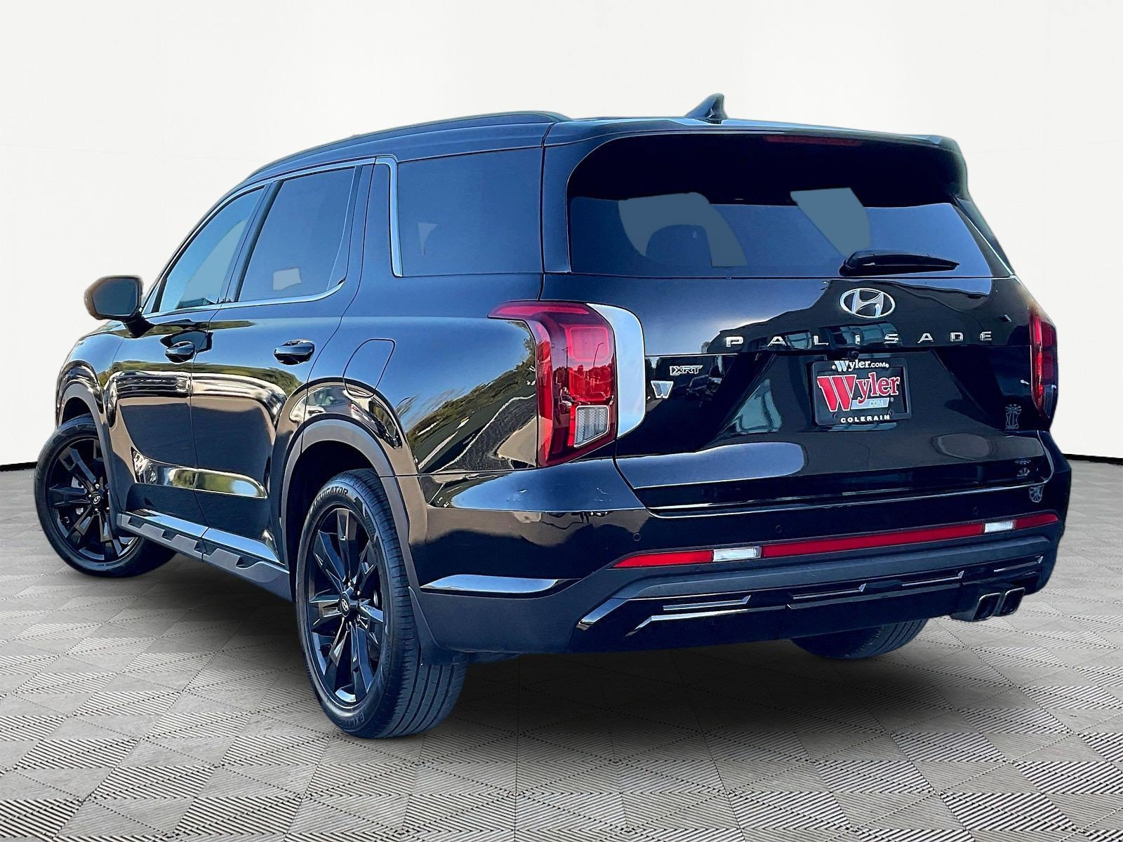 Used 2025 Hyundai Palisade XRT FWD image 4