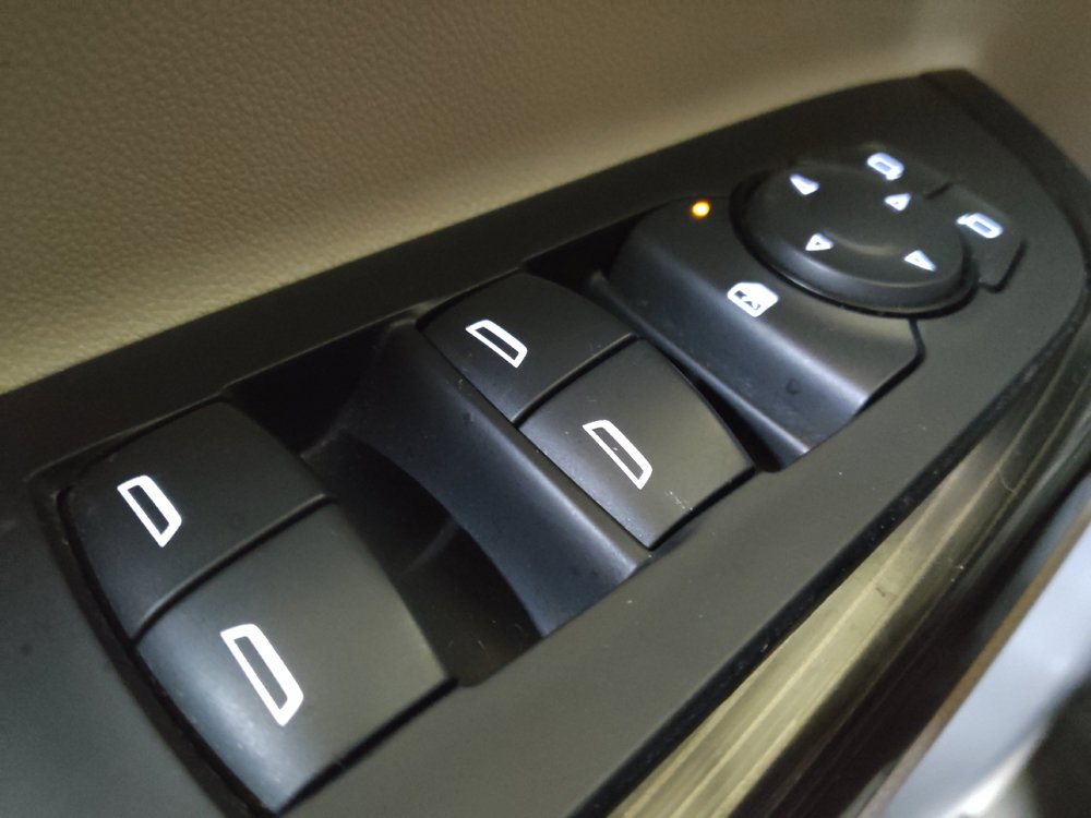 Used 2017 GMC Acadia SLT w/ LPO, Cargo Package FWD image 27
