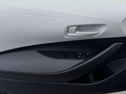 Used 2025 Toyota Corolla LE image 13