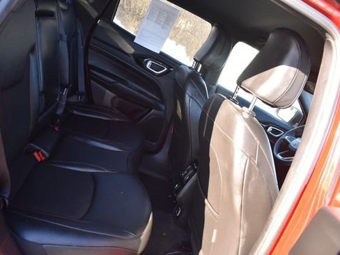 Used 2025 Jeep Compass Trailhawk image 17