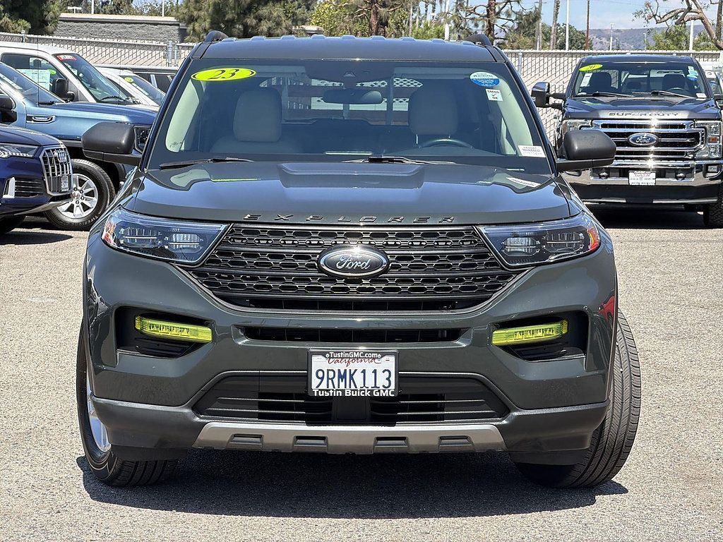 Used 2023 Ford Explorer XLT w/ Equipment Group 202A AWD/4WD image 2