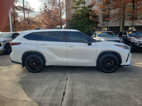 Certified 2024 Toyota Highlander XSE image 8